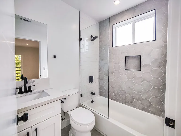 3811 Exposition Blvd — Photo 15