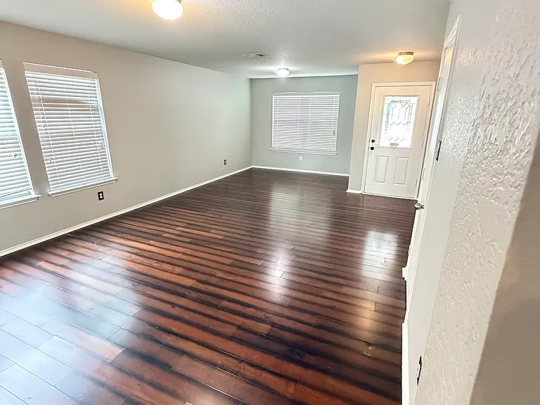 9005 Bellgrove Ct — Photo 3