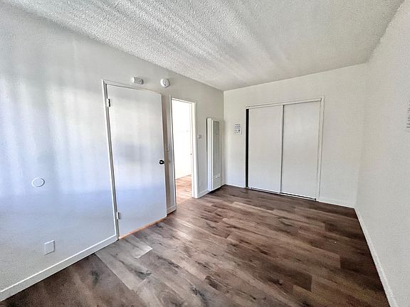5th image of 14540 Hartland St #207