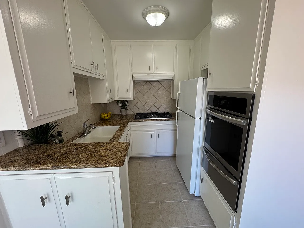 2 bed, 900 sqft, $2,295 — Photo 3