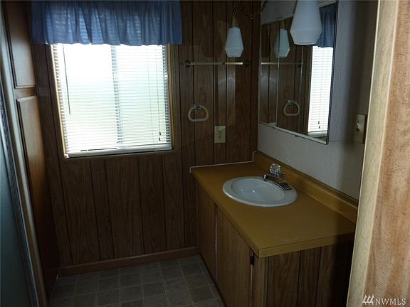 4th image of 1200 Lincoln St Unit 403