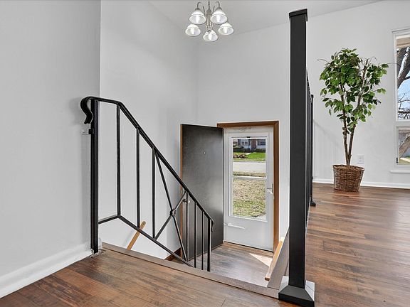 5th image of 2043 Linway Dr