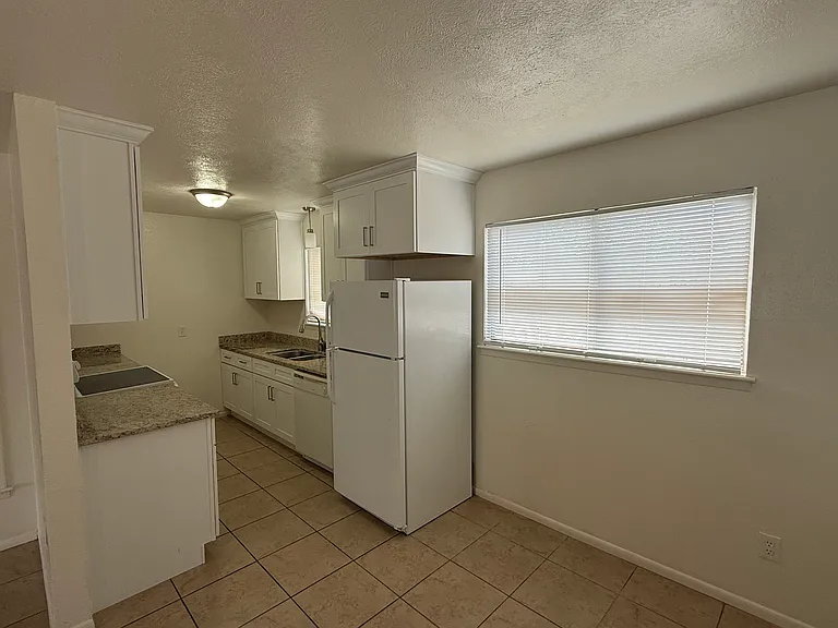 503 S Birch Ave — Photo 3