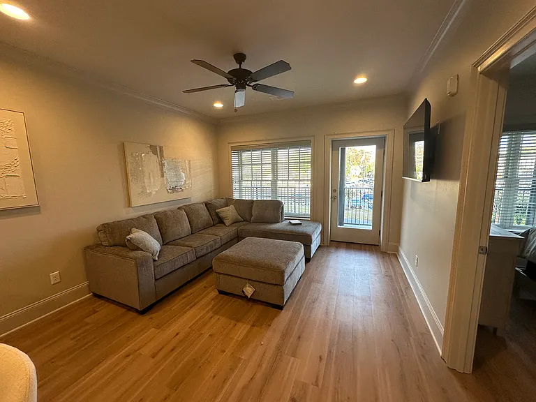 908D Queen City Ave #D — Photo 9