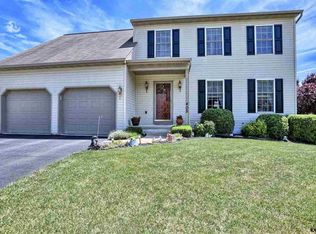 405 Apple Tree Ln, Mount Wolf, PA 17347