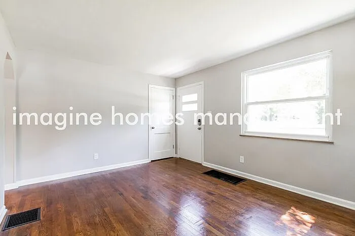 4449 Hunt Rd — Photo 4