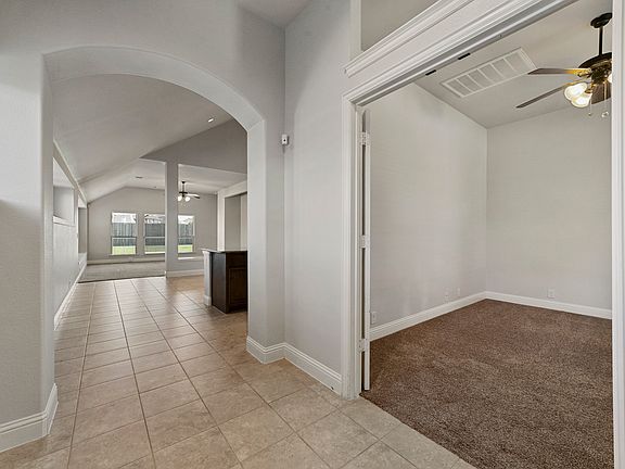 3rd image of 1113 Stampede Dr