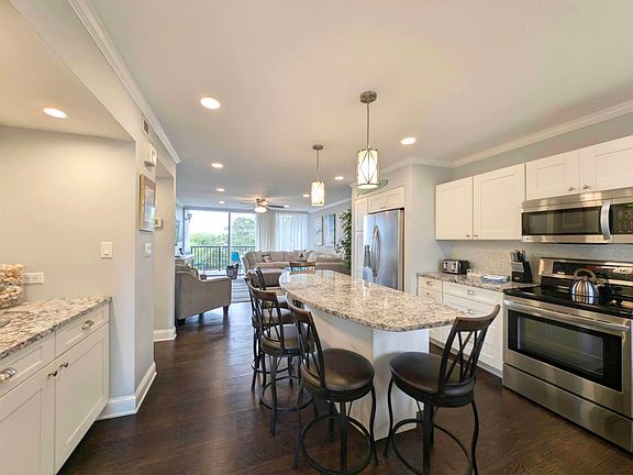 2nd image of 423 Parker Dr. #414