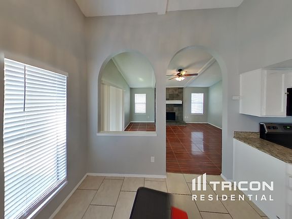 4th image of 1901 Castle Dr