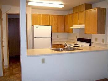 4th image of 812 SE 152nd Ave