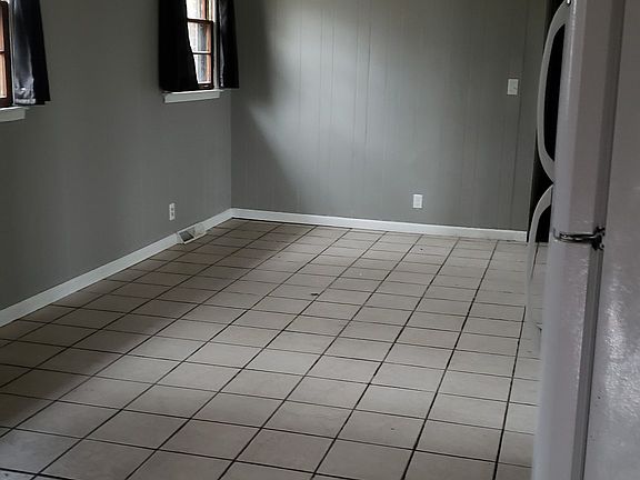 5th image of 2335 Pendleton Dr