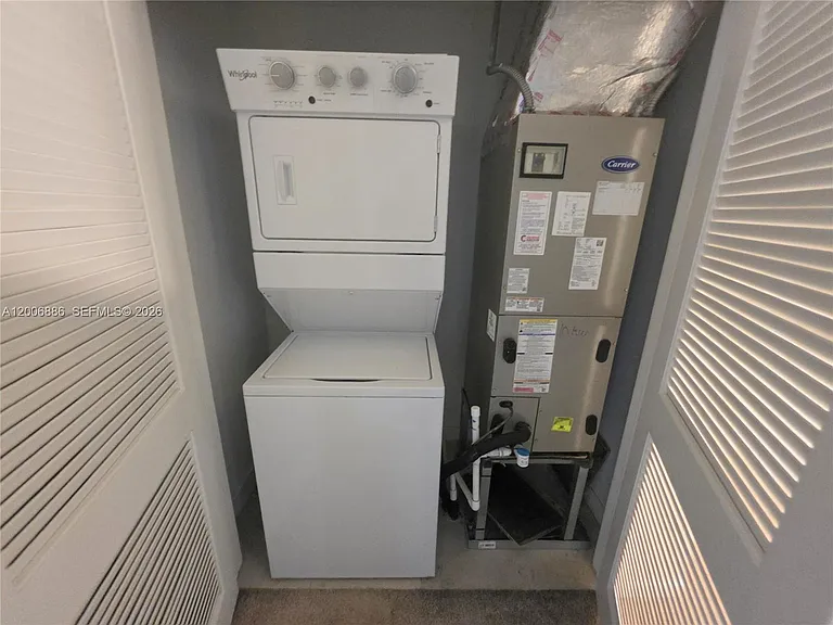 501 NE 1st Dr #501 — Photo 5