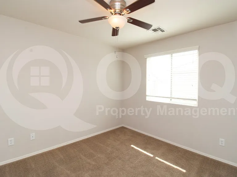 4273 E Oakland St — Photo 12