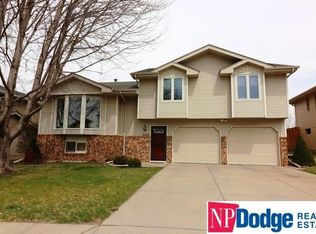 16508 Weir St, Omaha, NE 68135