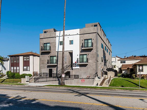 2nd image of 7036 La Tijera Blvd #16