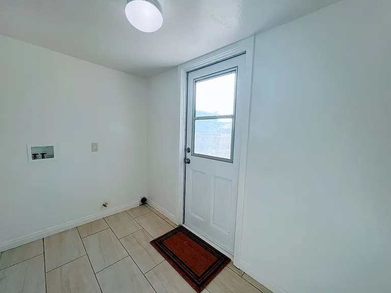 156 Date St — Photo 11