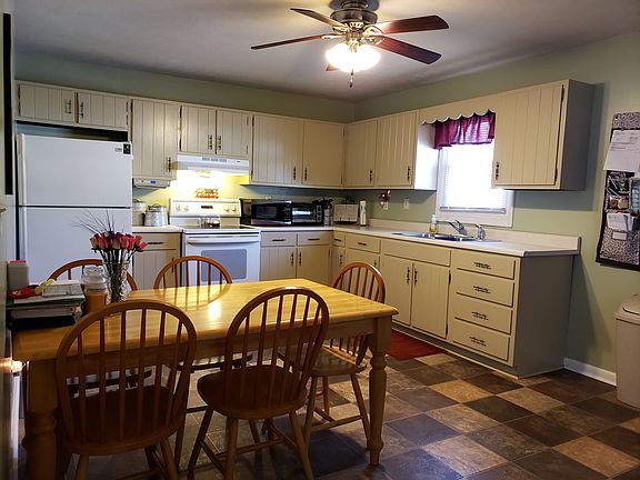 Large Eat in Kitchen
