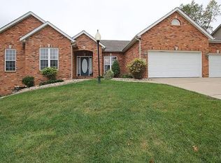 108 Somerset Dr, Glen Carbon, IL 62034