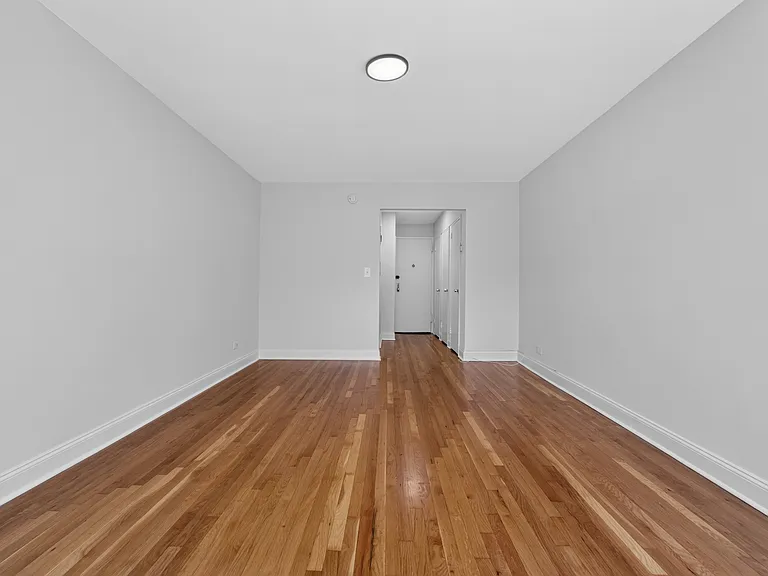 150 E 30th St #7B — Photo 5