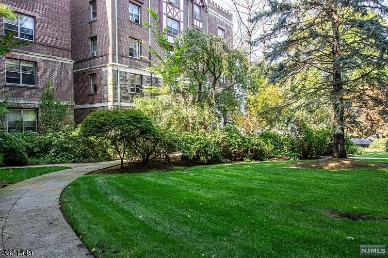 100 Palisade Ave #A-14 photo 1