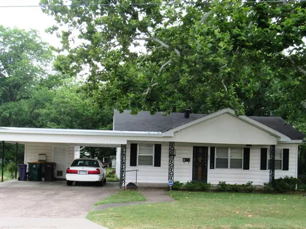 407 Oak St, Morrilton, AR 72110