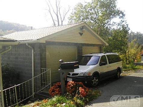 2nd image of 15 Buffalo Rd