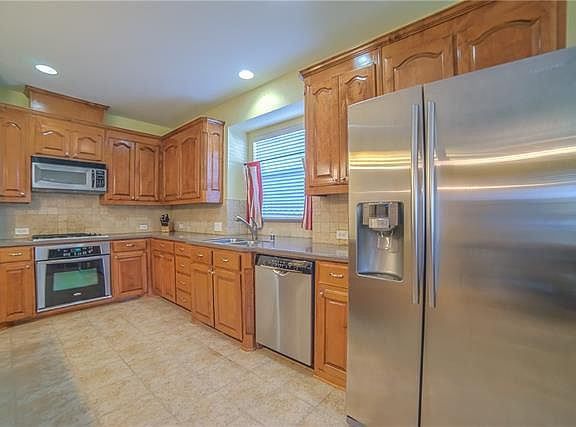 5th image of 3403 Oakleigh Ln