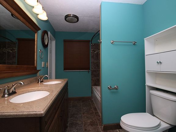5th image of 107 Orchard Wood Dr