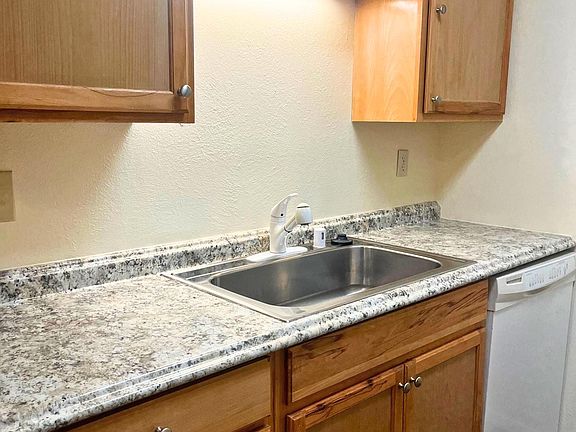 5th image of 1601 Pennsylvania St NE #S12
