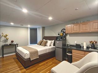 302 Newbury St APT 9, Boston, MA 02115