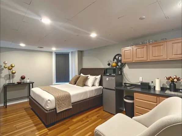 302 Newbury St, Boston, MA