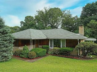 47 Laurel Ridge Rd, Coraopolis, PA 15108