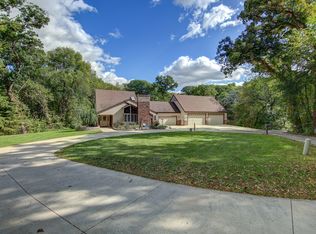 17300 Timber Dr, Sterling, IL 61081