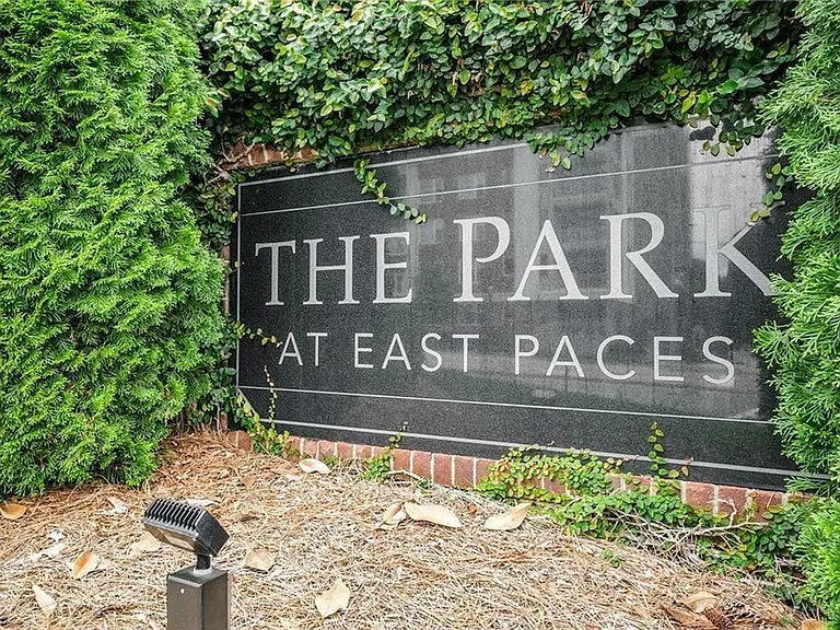 3611 E Paces Way NE — Photo 33