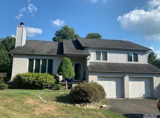 518 Midland Lake Rd, Middletown, NY 10941