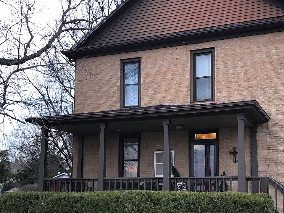 1st image of 105 S Elm St