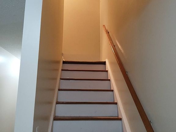 4th image of 996 Sydenham Rd #42