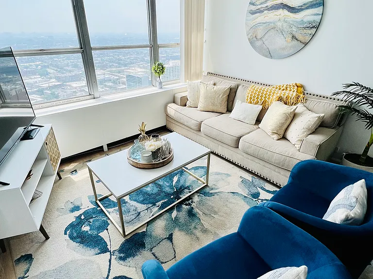 655 W Irving Park Rd #4807 — Photo 6