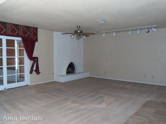 3rd image of 105 College Ct