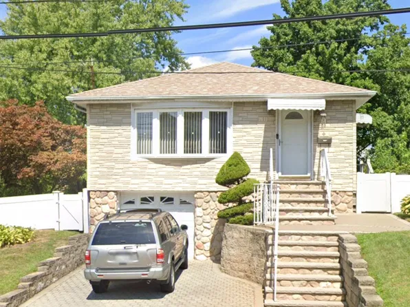 211 Brielle Ave, Staten Island, NY 10314
