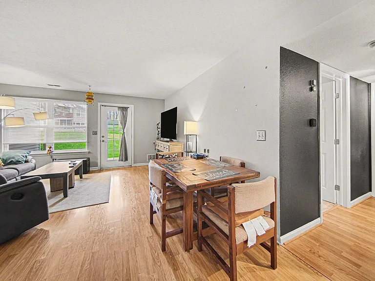 1305 Millbrook Trl — Photo 9