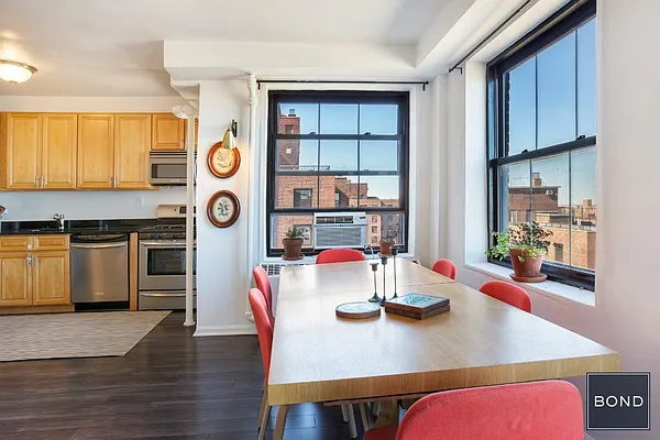 Sold by Bond New York | media 9