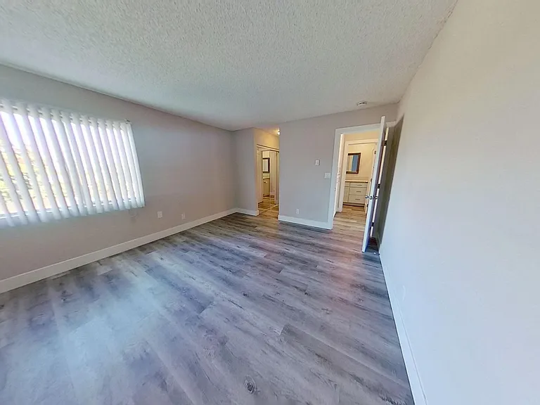 Bronze Door Apartments — Photo 23
