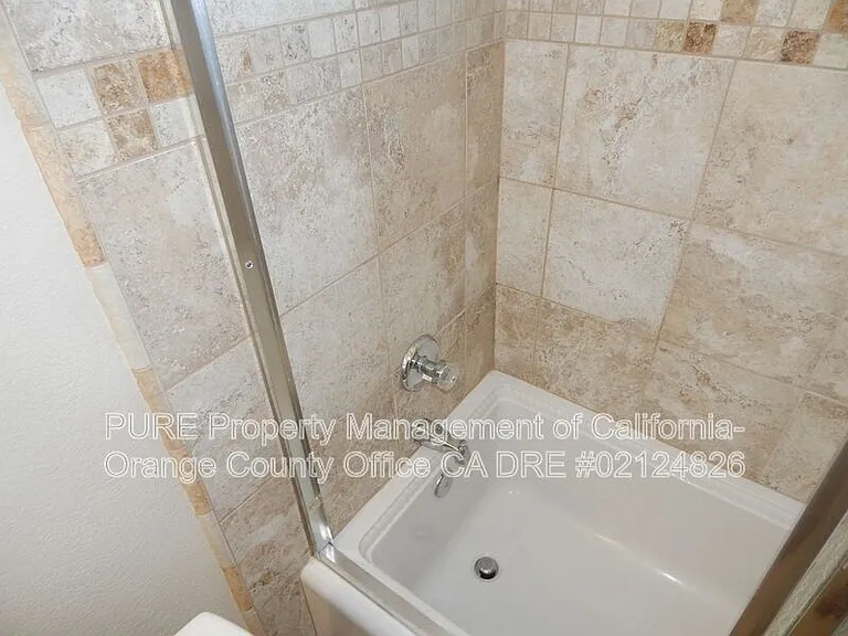 16972 Hoskins Ln #5 — Photo 9