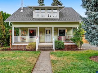 307 Adams Ave, Silverton, OR 97381