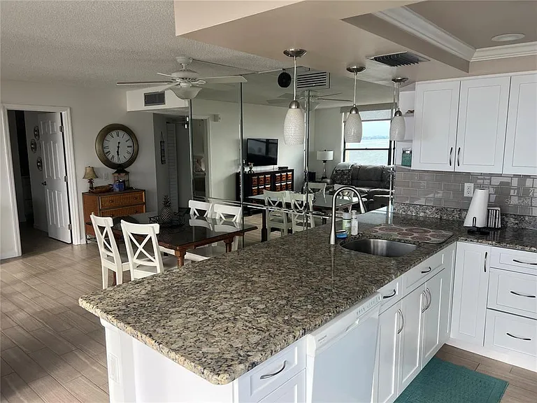 6177 Sun Blvd #606 — Photo 8