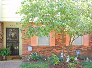 564 W Mendenview Dr, Memphis, TN 38117