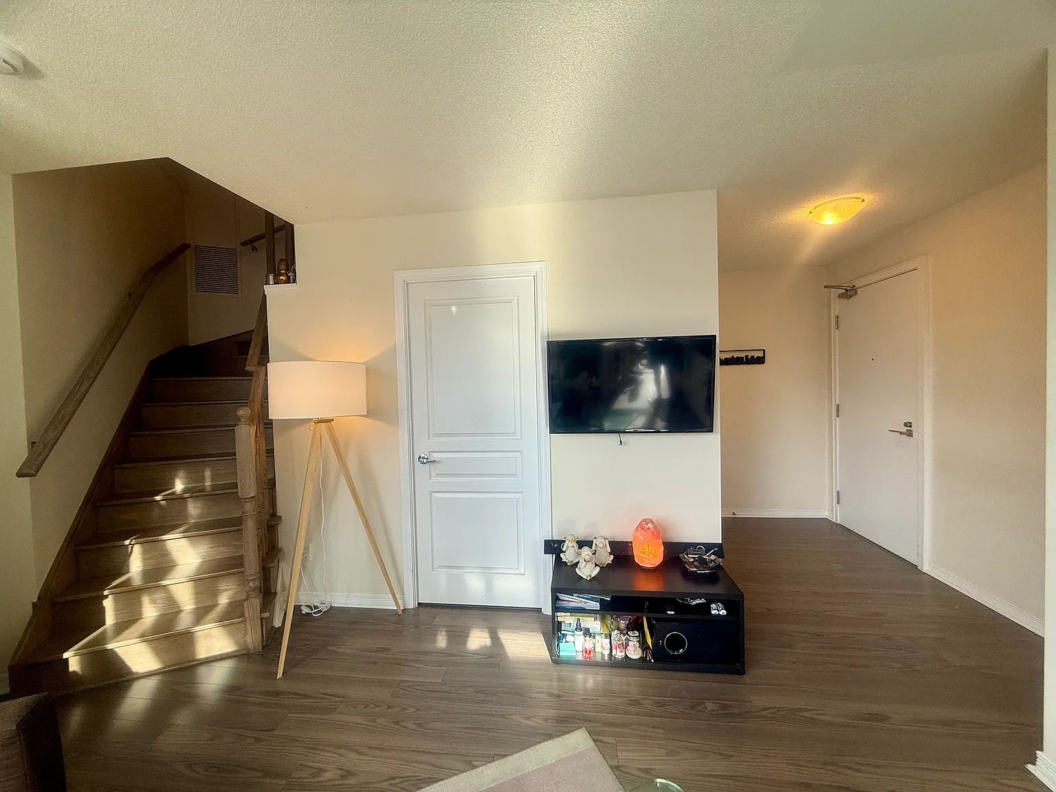 2 bed, 1.5 bath, 1500 sqft, $4,100 — Photo 3
