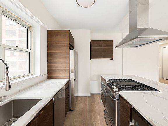 4th image of 60 E 8th St APT 9N
