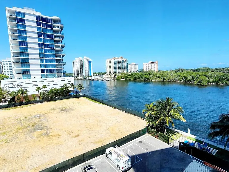 888 Intracoastal Dr #6E — Photo 5